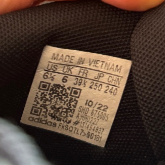 Adidas Men's Sneakers in Black, White, and Red - Picture 7 of 7